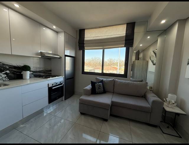 1 BEDROOM STUDIO APARTMENT FOR SALE IN BOKSBURG CENTRAL